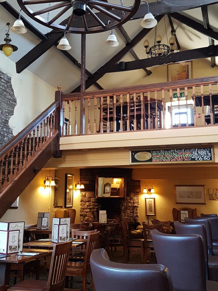 The Old Barn Inn นิวพอร์ต ภายนอก รูปภาพ